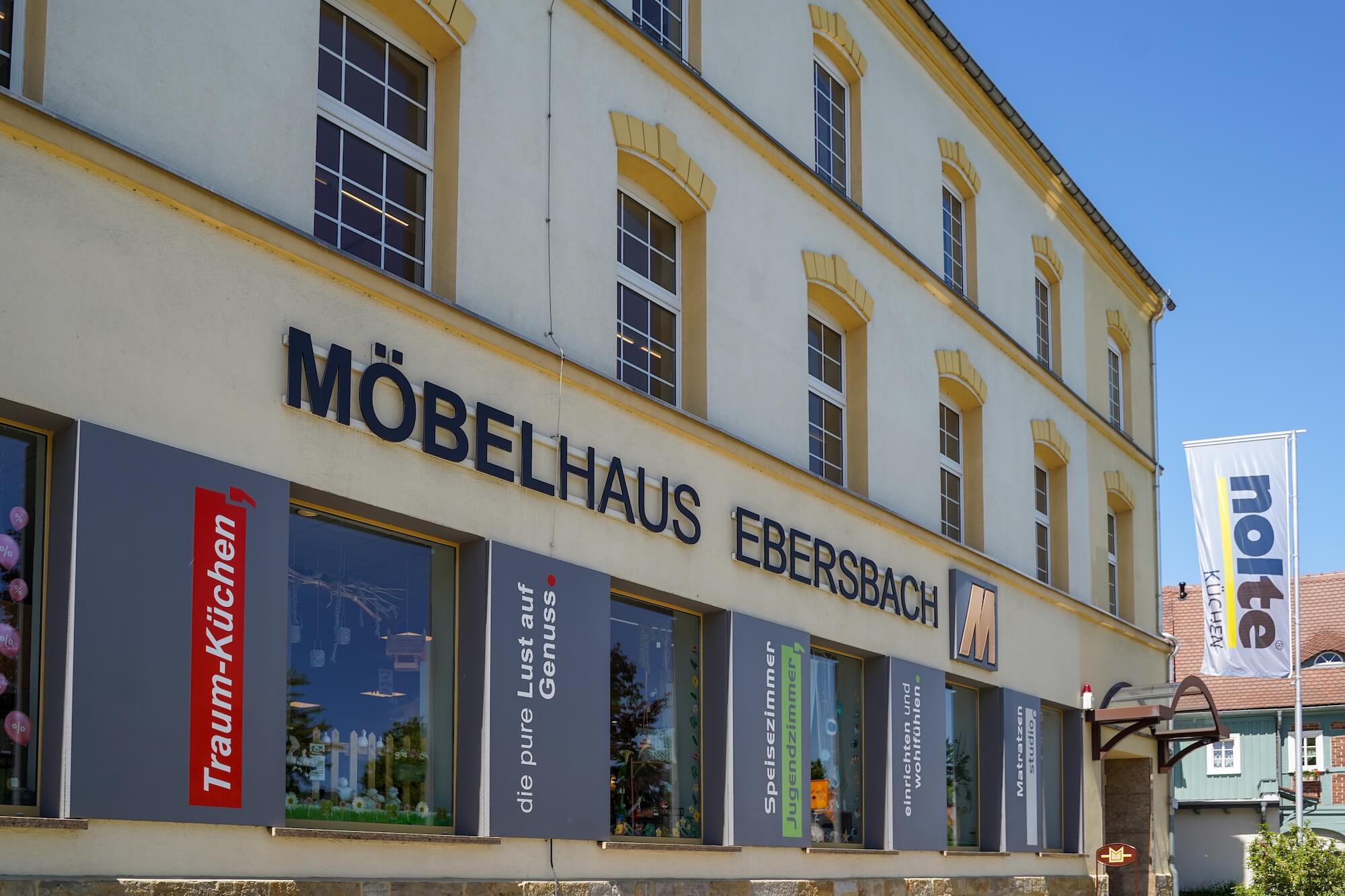 Möbelhaus Ebersbach außen Schriftzug