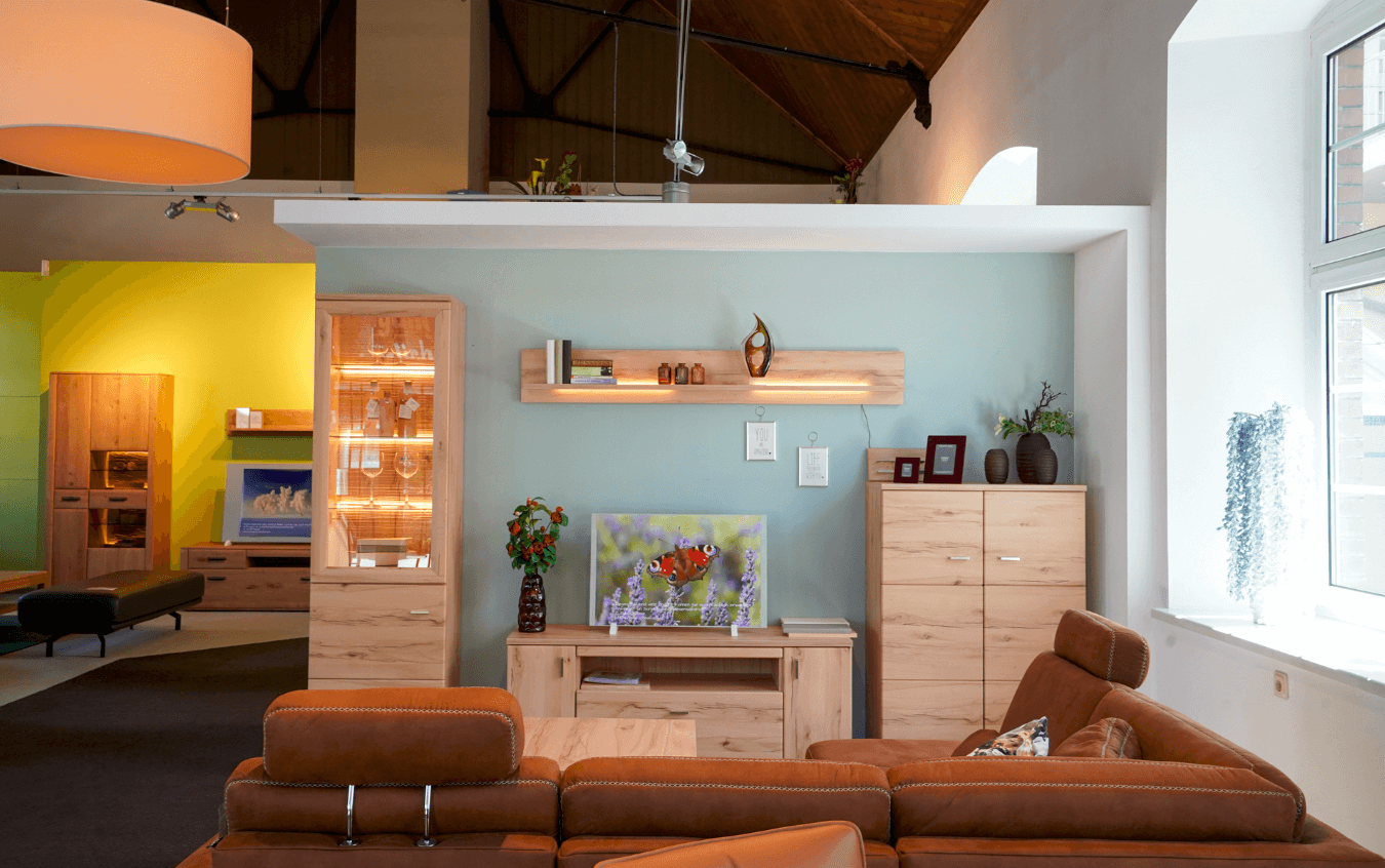 Möbelhaus-Ebersbach-Wohnzimmer-Massivholz-Wohnwand