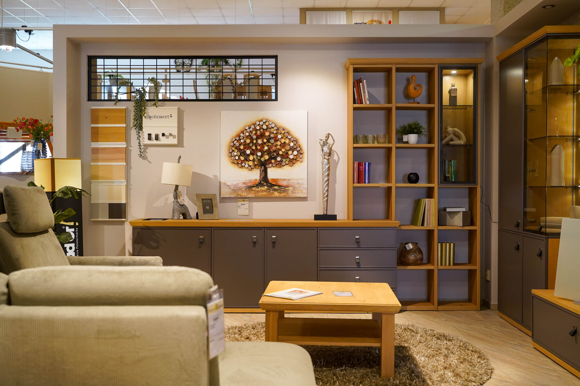 Wohnmöbel-Wonzimmer-Massivholz-Grau-