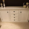 speisezimmer maisonette-vintage-weiss-sideboard-frontansicht