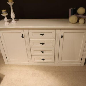 speisezimmer maisonette-vintage-weiss-sideboard-frontansicht