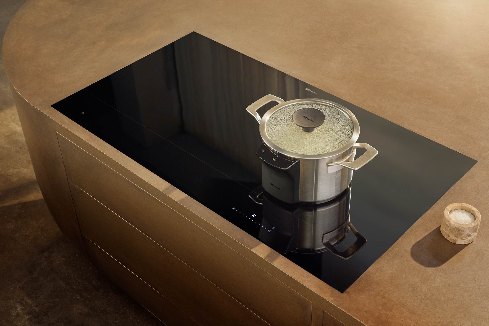 Miele KM 8000 Induktionskochfeld mit M Sense Kochgeschirr